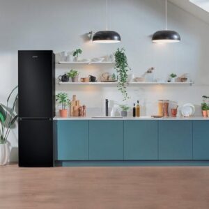 Samsung 4 Series Frost Free Classic Fridge Freezer - RB34T602EBN/EU