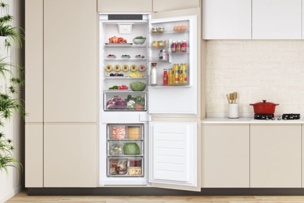 HOOVER 70/30 LOW FROST INTEGRATED FRIDGE FREEZER – HOBL3518VWK